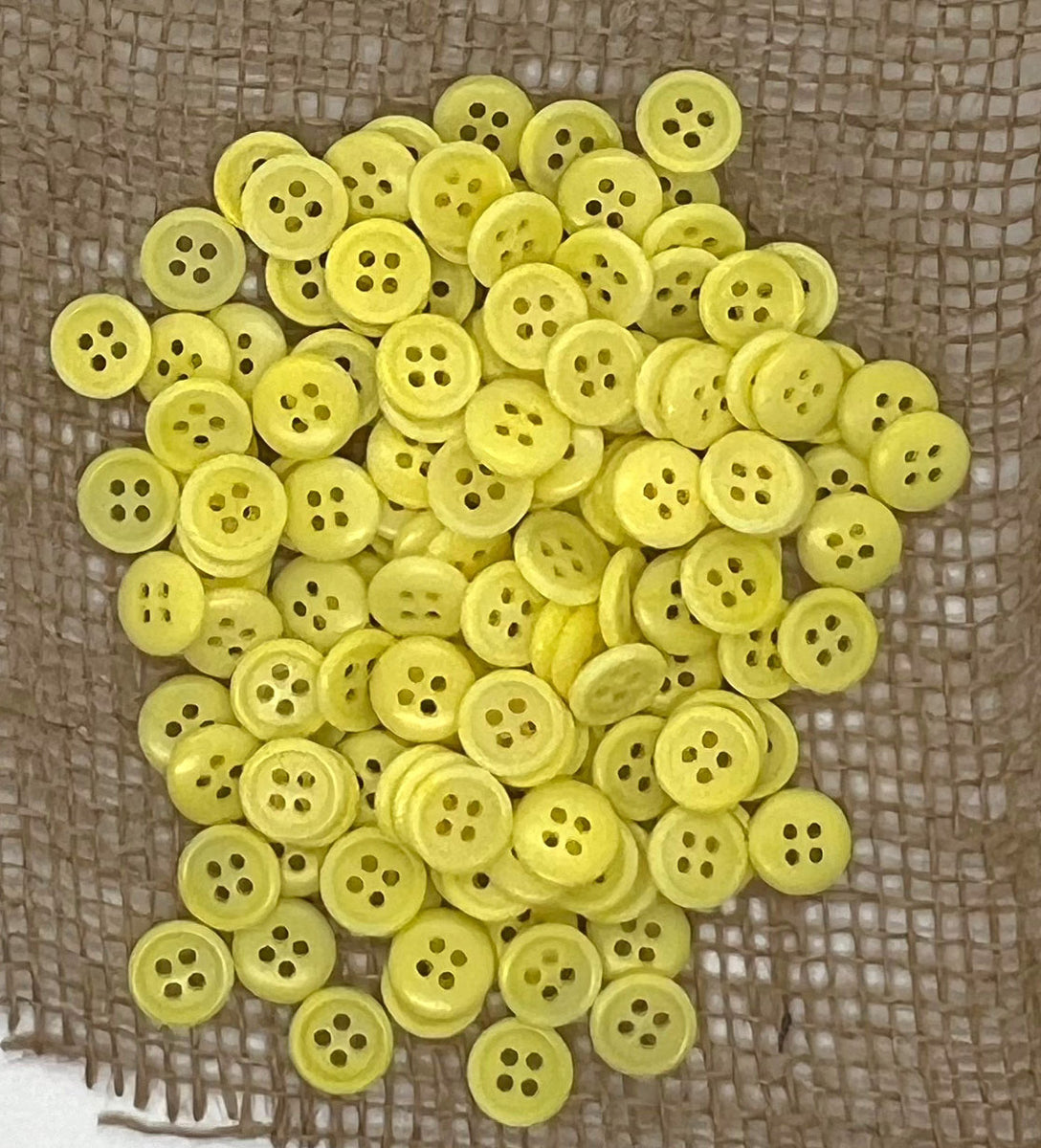 Sunshine Yellow Buttons (quantity 20) – Ollie and Annie Collection